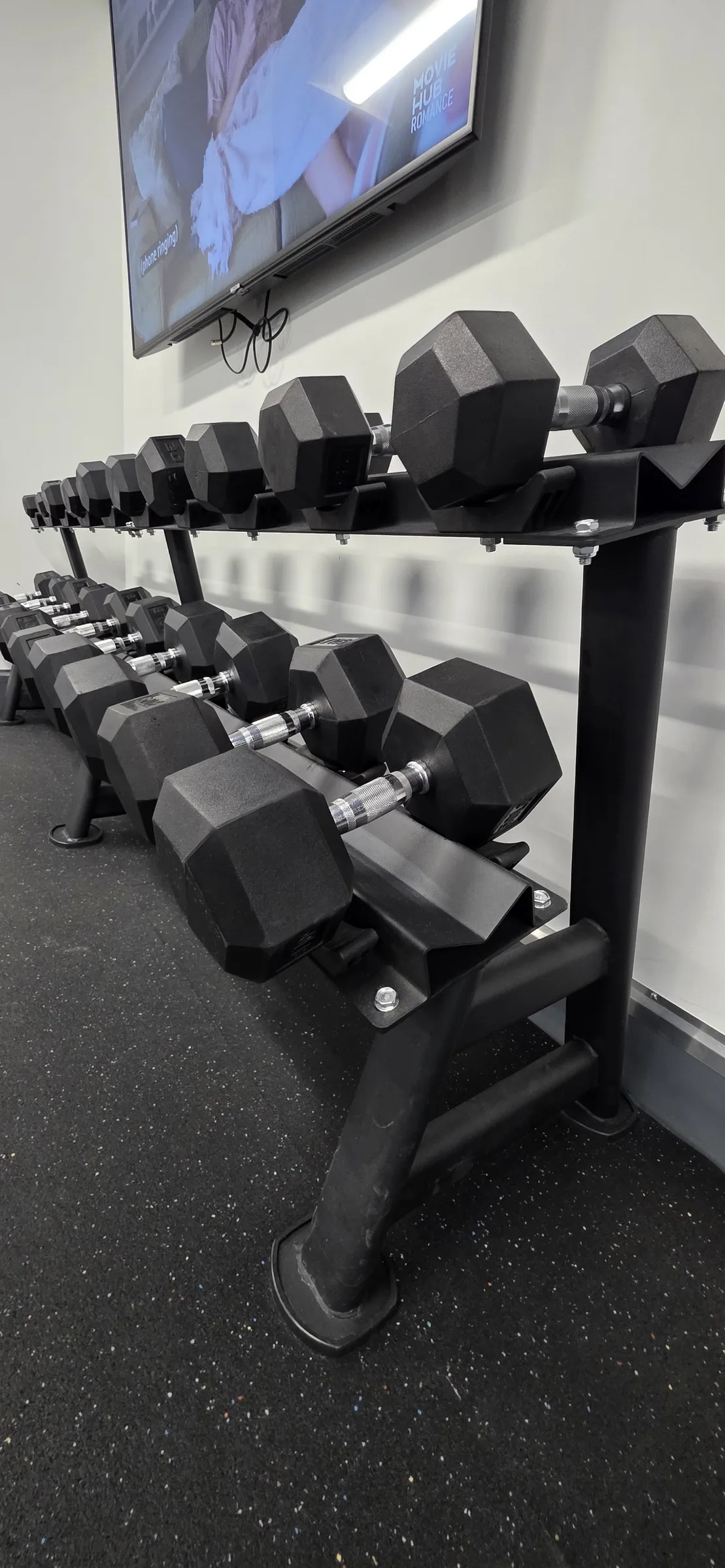 200 EVB on-site gym. 25