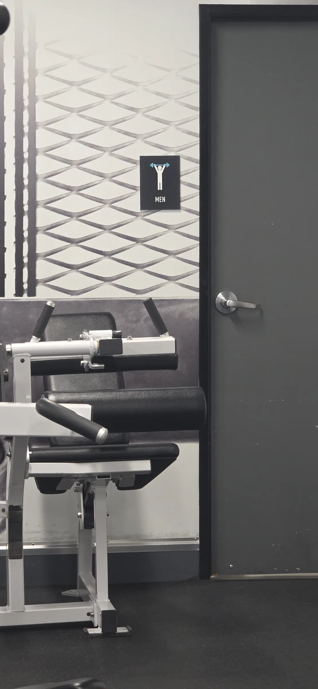 200 EVB on-site gym. 29