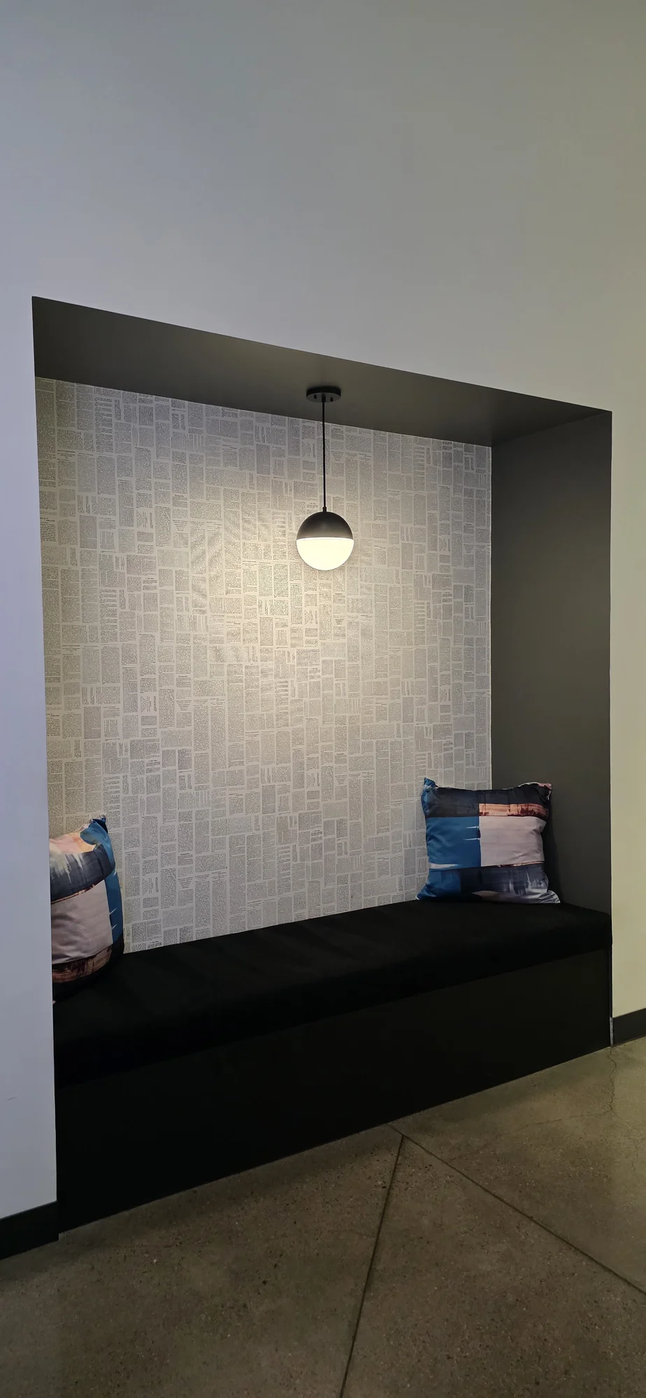 200 E Van Buren, building interior. 07