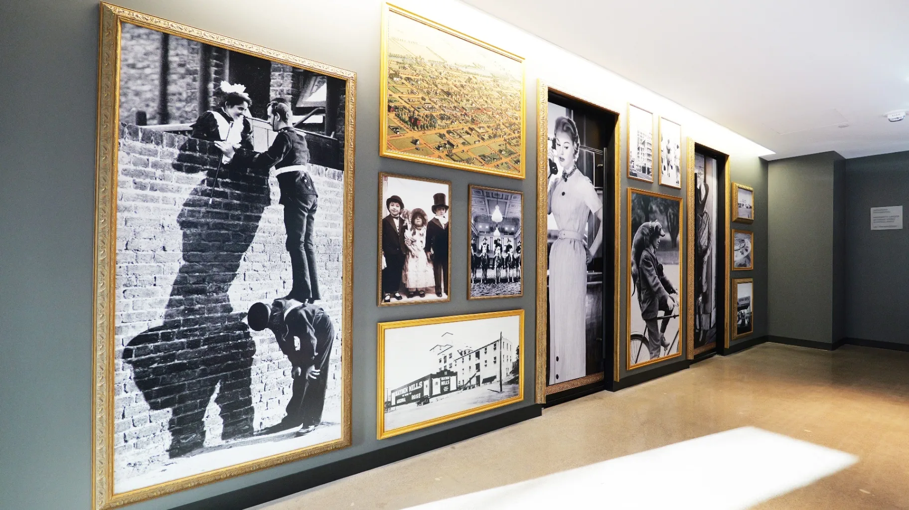 Historic gallery wall, Floor 2