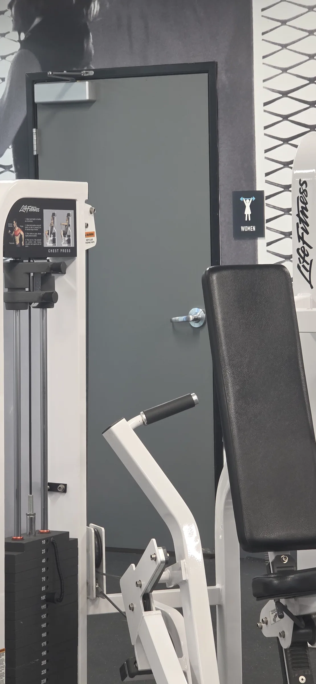200 EVB on-site gym. 28