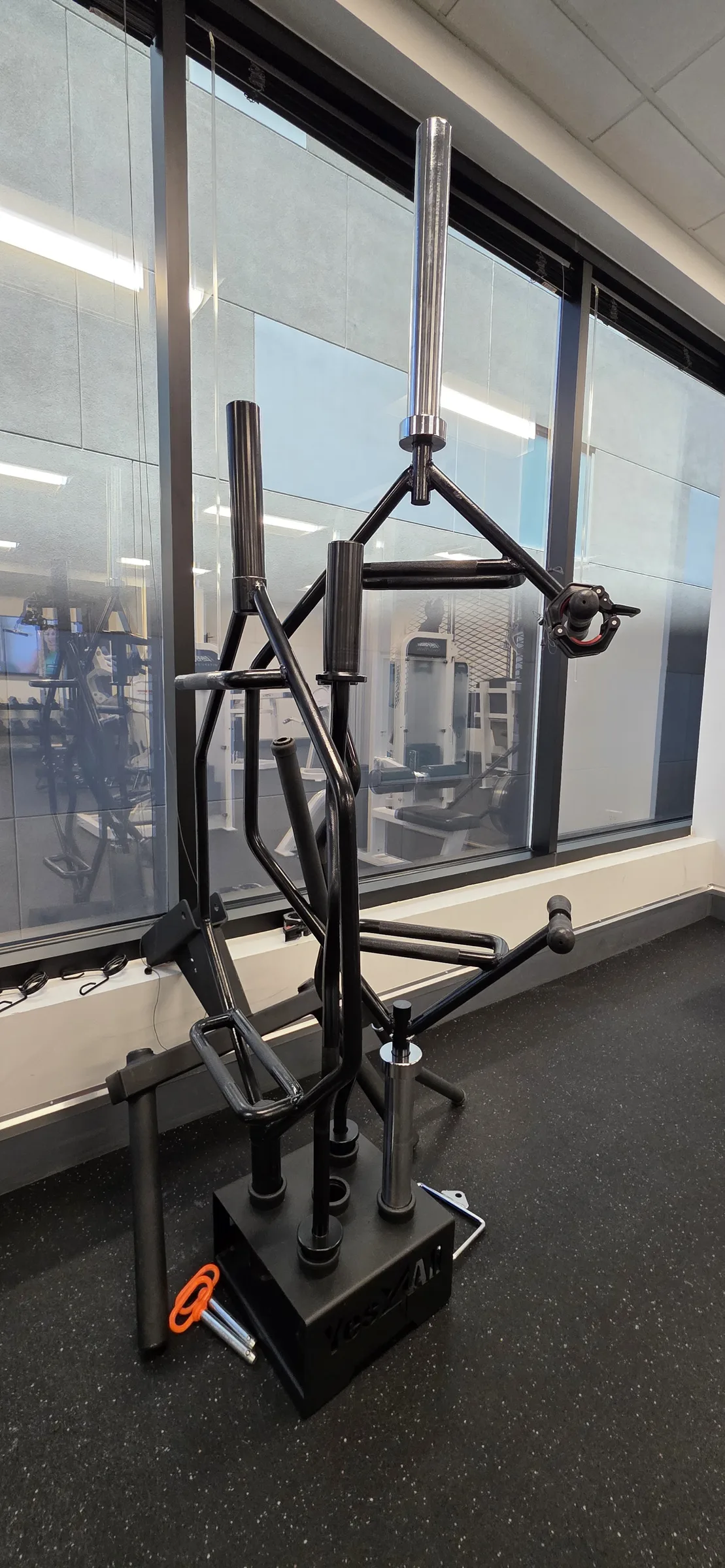 200 EVB on-site gym. 14