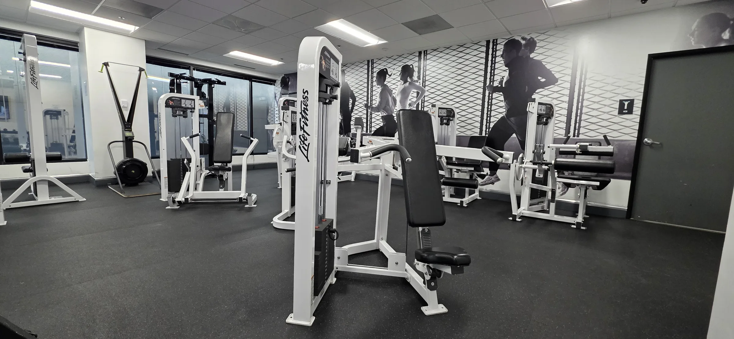 200 EVB on-site gym. 27