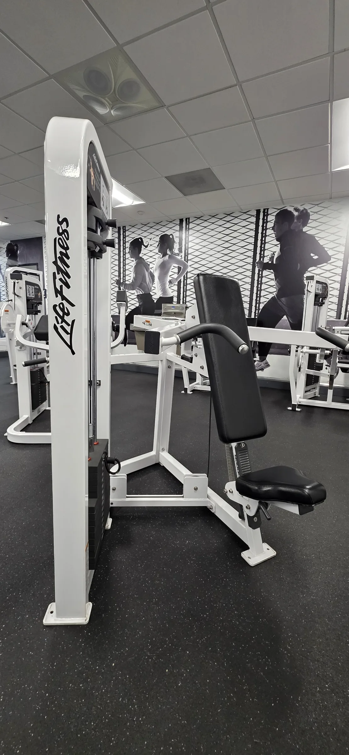 200 EVB on-site gym. 09
