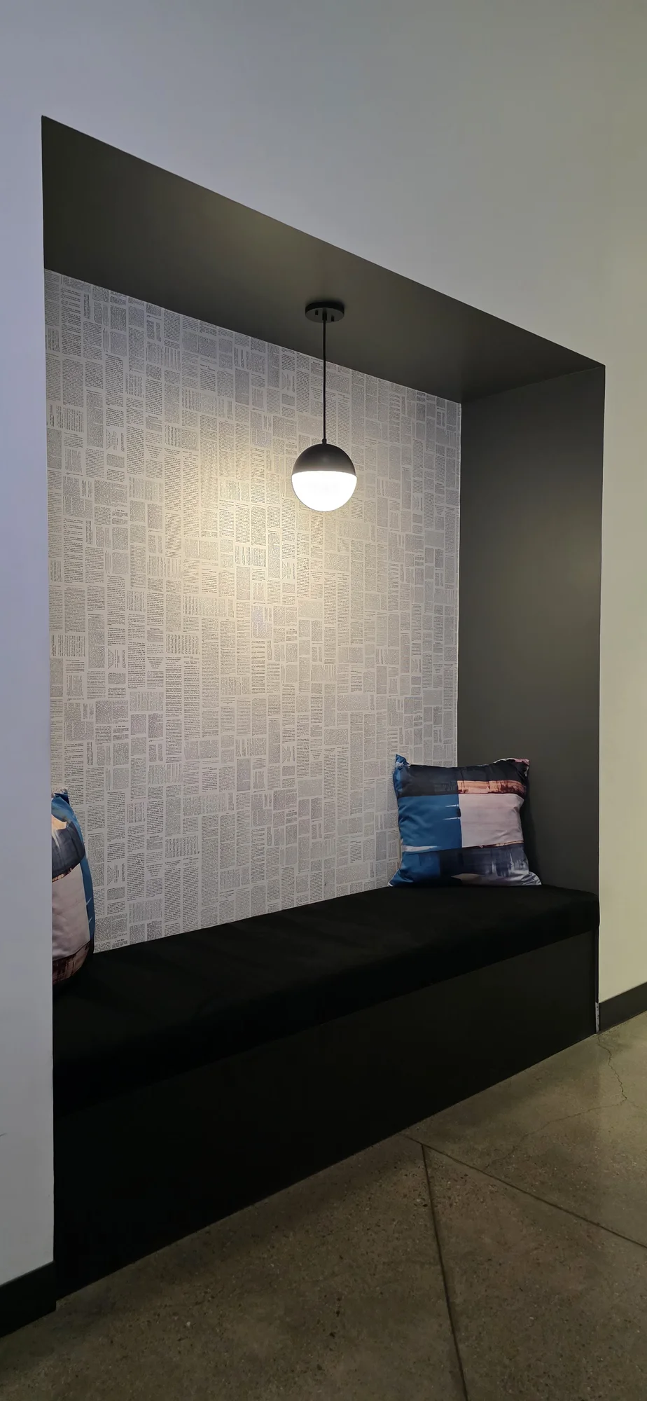200 E Van Buren, building interior. 09